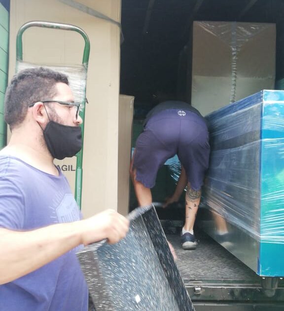 Angelo Calcaterra donó un horno convector para el comedor amigos de Padre Pepe